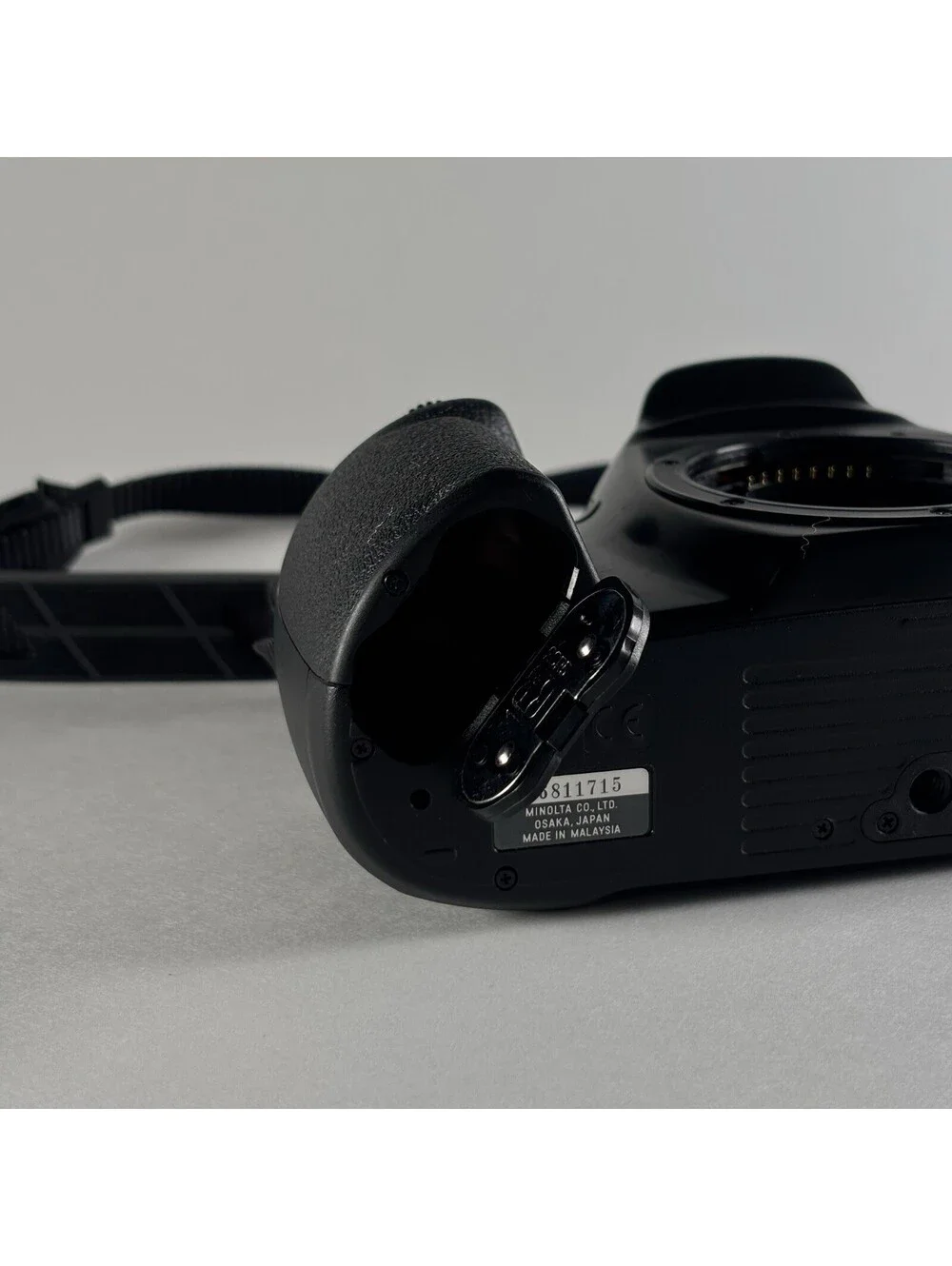 Minolta Maxxum 400si 35mm Film Camera Body Only With Strap - Tested & Working